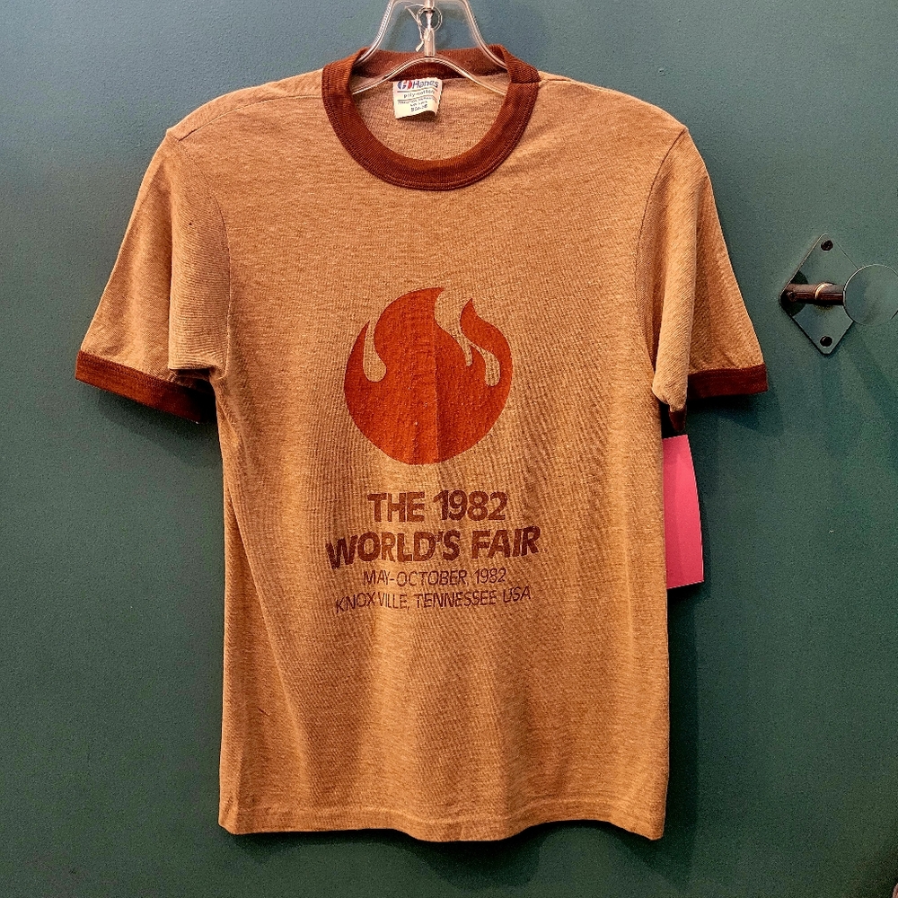 Vintage 1982 World's Fair Ringer T-shirt. Size: Small